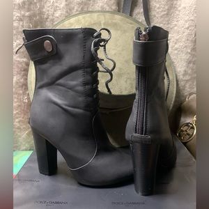💥#BL2💥M & L Beverly hillle💥Bootie’s black 💥Sz 5.5💥